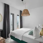 Olive Hill House - First Floor * Slatine