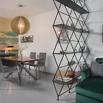 Olive Hill House - First Floor Apartment