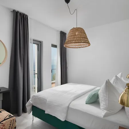 Olive Hill House - First Floor * Slatine