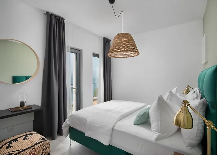 Olive Hill House - First Floor * 斯拉汀